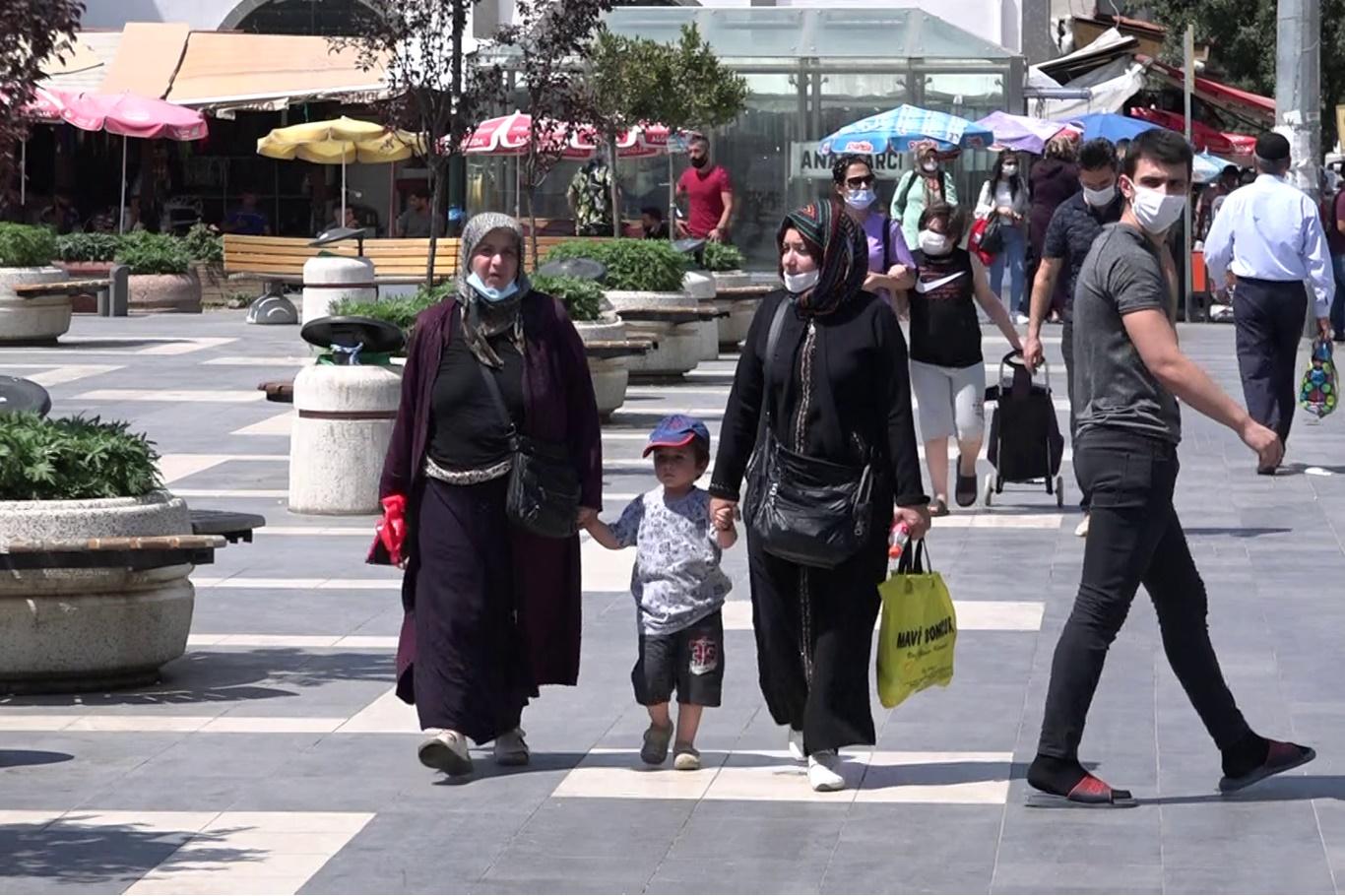 “Sosyal Medya Düzenlenmesi” adımı geç alınmış bir karardır